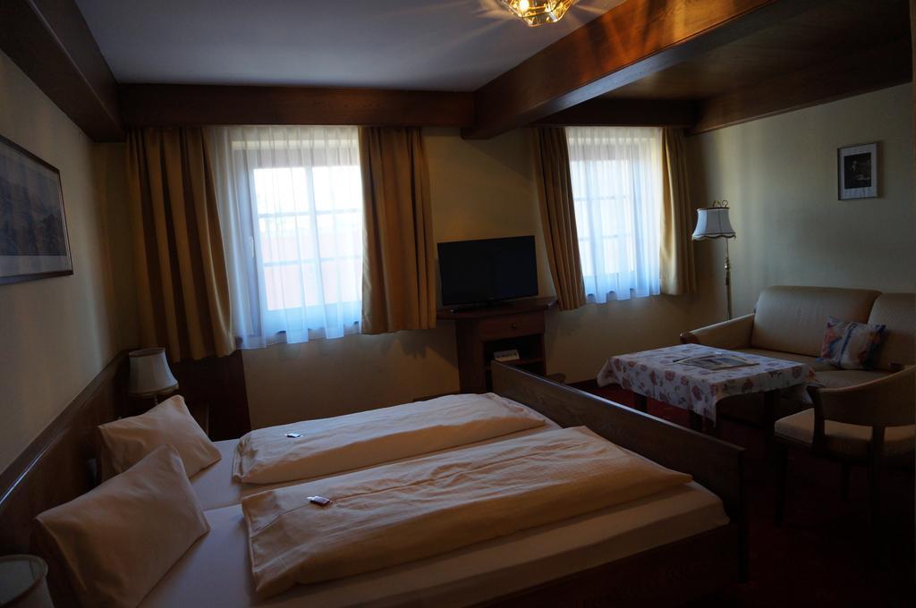 Hotel Happ Инсбрук Номер фото