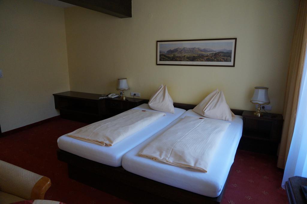 Hotel Happ Инсбрук Номер фото